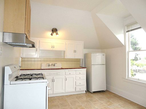 4th image of 518 Broadway APT 3