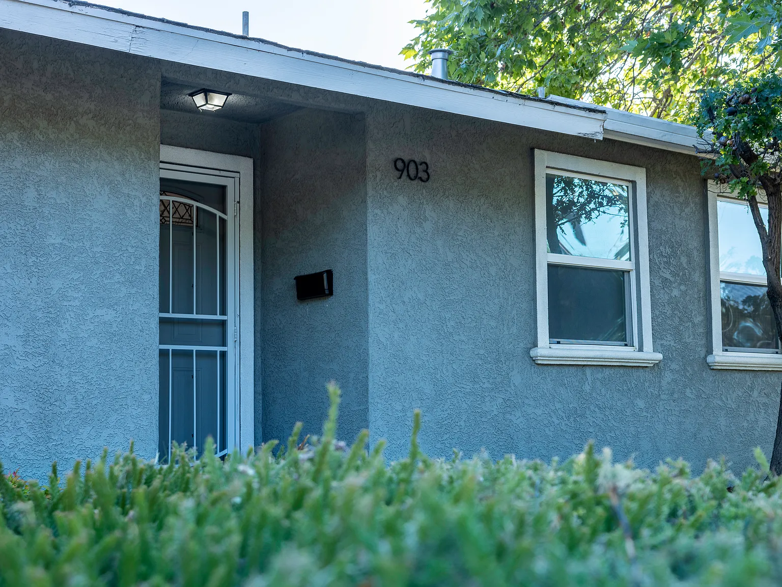 4 bed, 1290 sqft, $2,695 — Photo 1