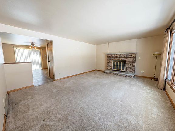 4th image of 1725 Beaver Dam Dr
