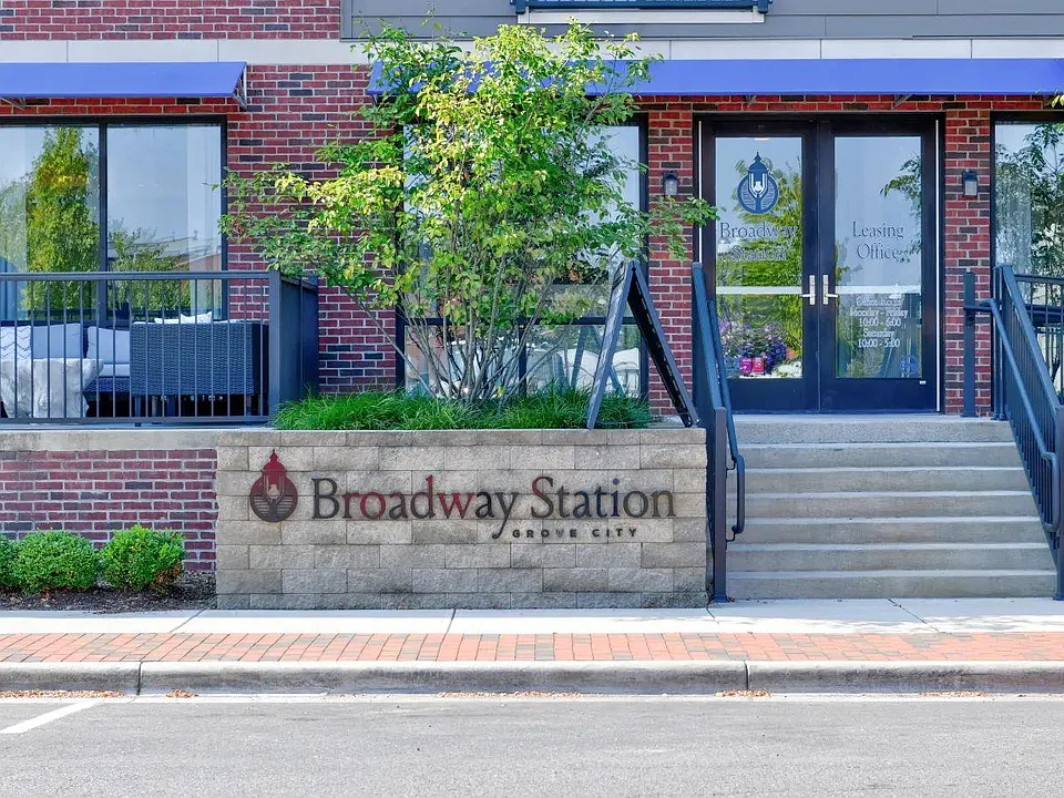Broadway Station Apartments