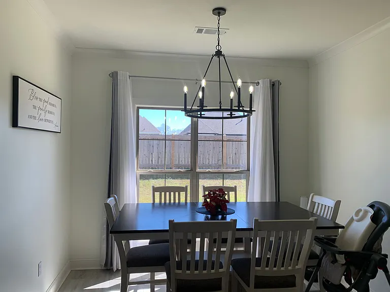 805 Montclaire Dr — Photo 7