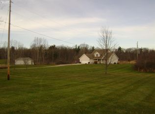 9335 Vienna Rd, Otisville, MI 48463