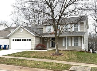 914 Palm Bay Dr, Ballwin, MO 63021