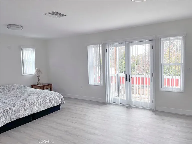 1 bed, 2418 sqft, $1,550 — Photo 3