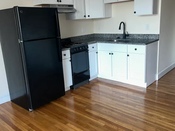 447 Pleasant St, Melrose, MA 02176