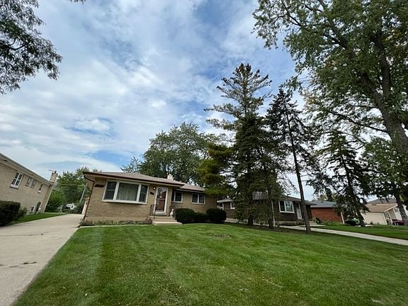 2nd image of 786 N Geneva Ave
