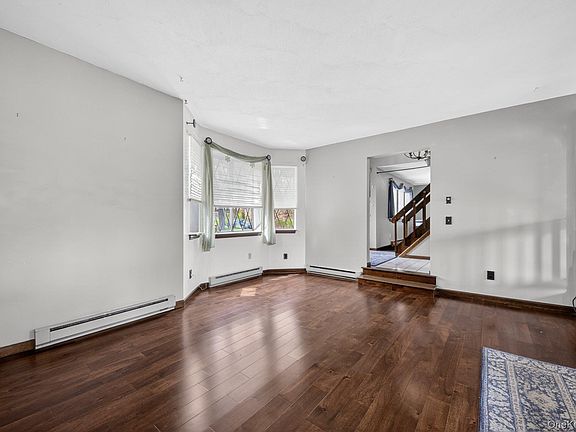 3rd image of 137 Blue Hill Road