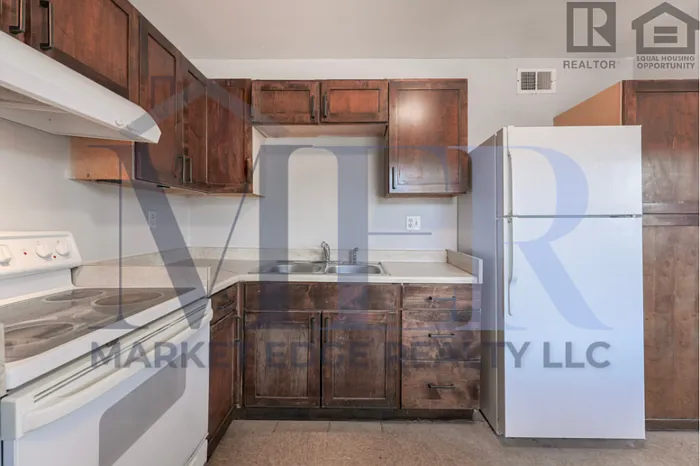 2 bed, 1.0 bath, 850 sqft, $799 — Photo 1