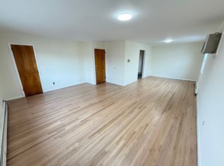 217 8th St FLOOR 2, Fairview, NJ 07022