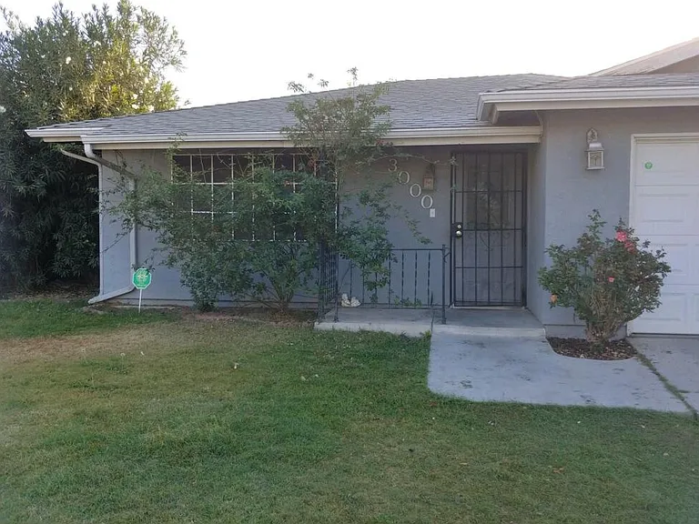 3000 Peppertree Ln — Photo 9