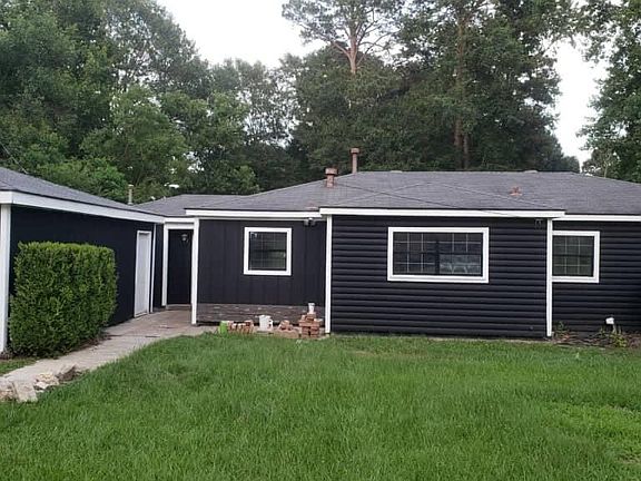 3rd image of 240 Woodland Dr