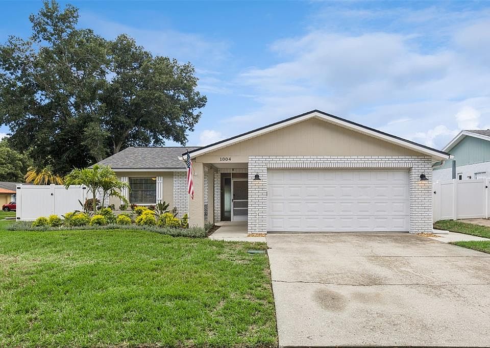 1st image of 1004 VINEYARD COURT