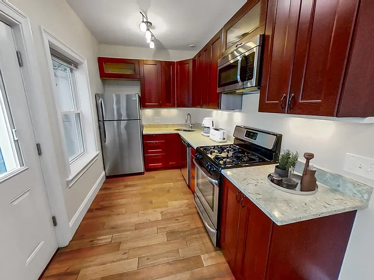 19 Caldwell St #1 — Photo 4
