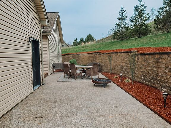 5th image of 154 Westwood Ct