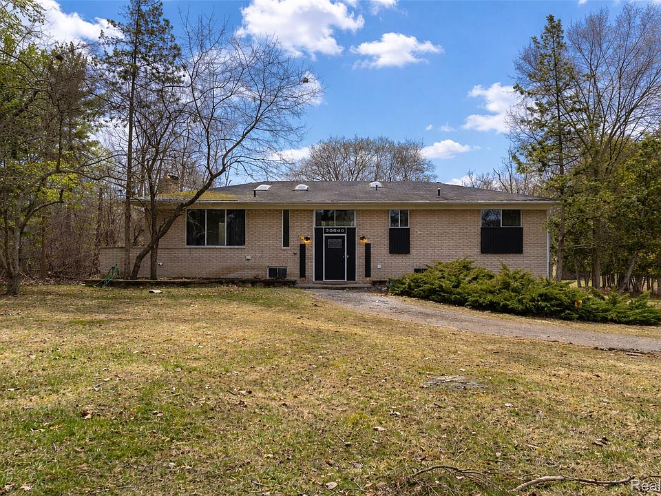 1st image of 30540 N Greenbriar Rd