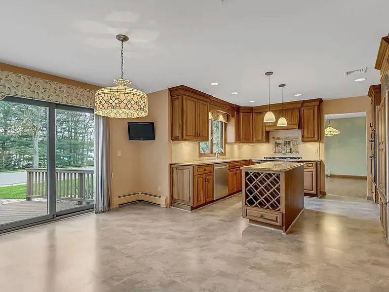 88 Van Blarcom Ln — Photo 10