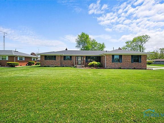3rd image of 300 Parkview Dr
