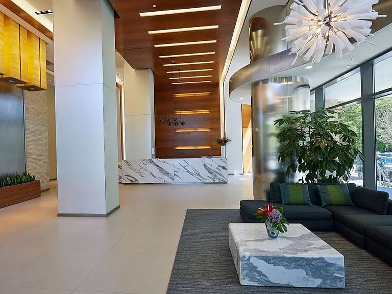 611 Summit Ave #10-02 — Photo 12