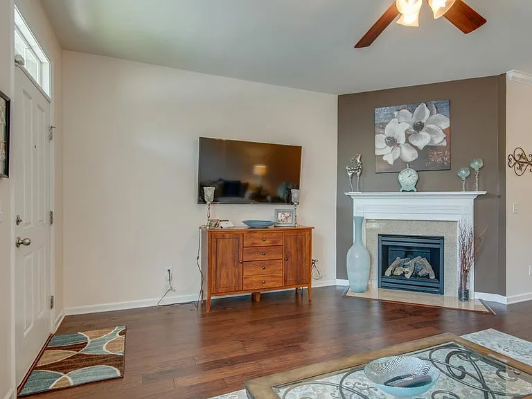 2022 Traemoor Village Dr — Photo 3