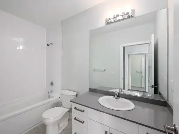 98 King St #1A, Tillsonburg, ON N4G 0K9