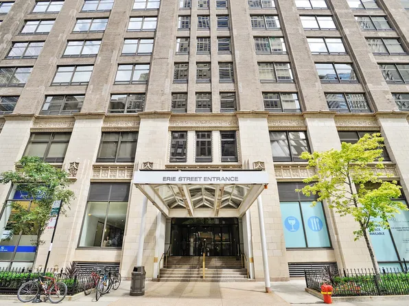 680 N Lake Shore Dr APT 219, Chicago, IL 60611