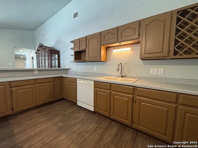 1067 Rayburn Dr — Photo 6