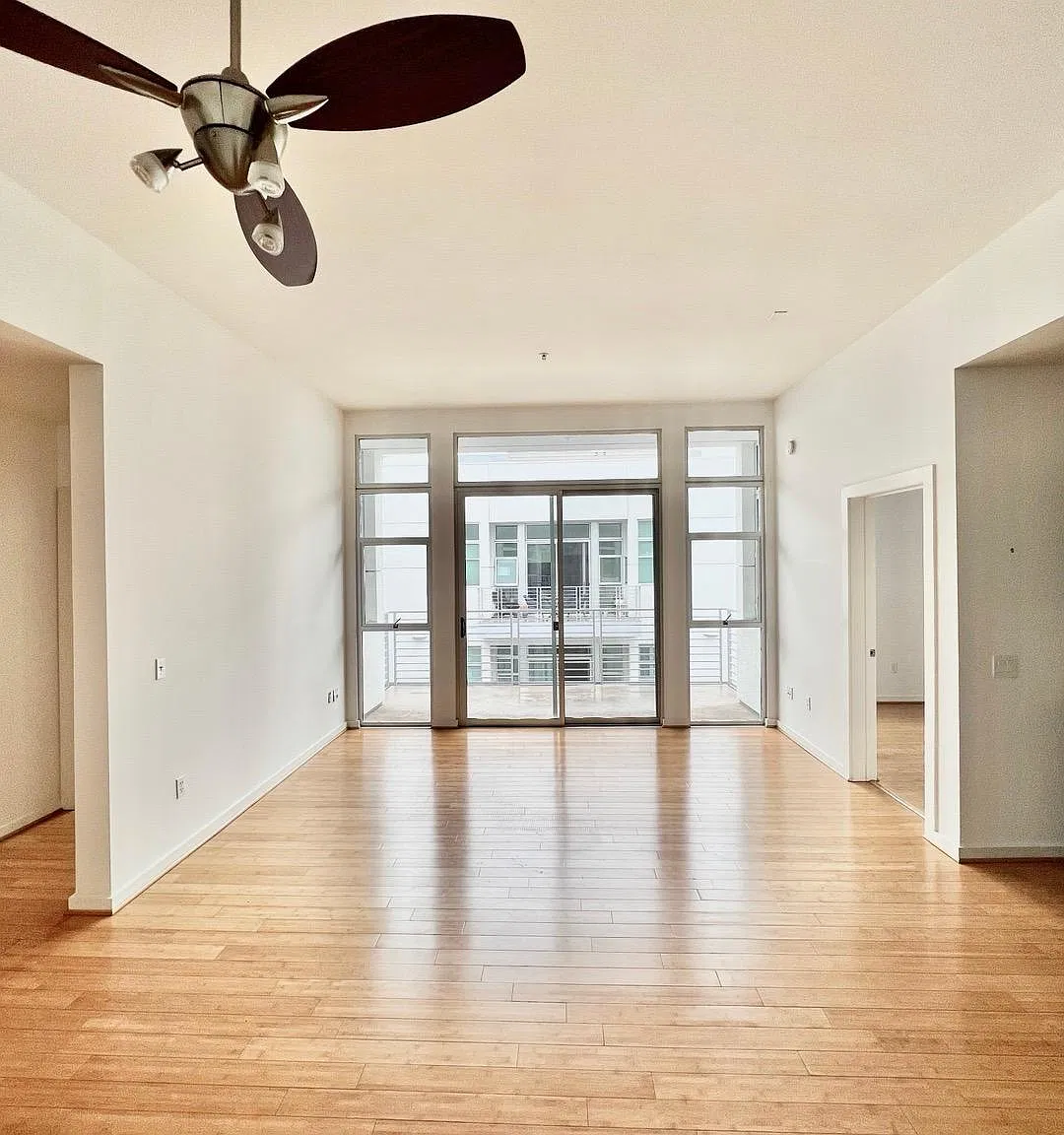 2 bed, 1042 sqft, $3,300 — Photo 3
