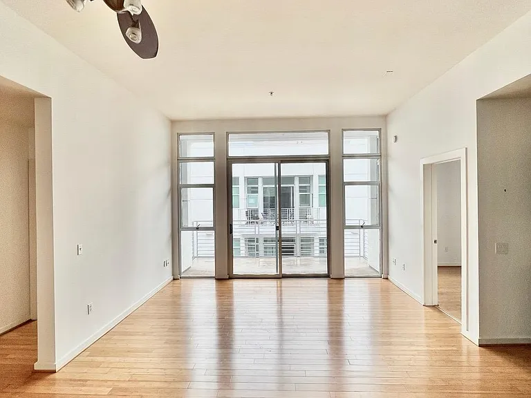 238 S Arroyo Pkwy — Photo 3