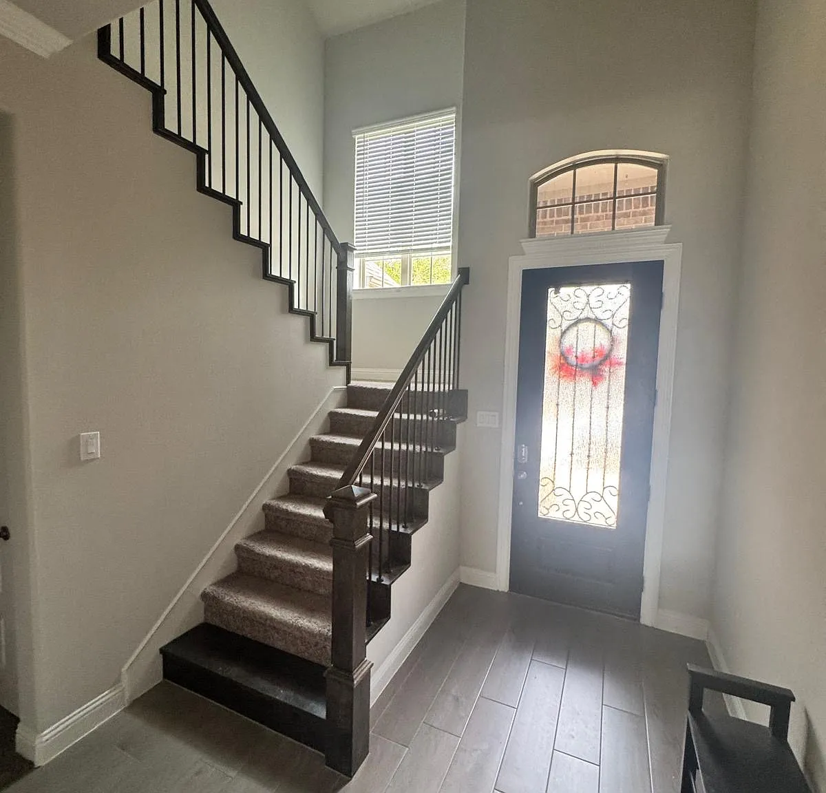 5 bed, 3120 sqft, $4,600 — Photo 2