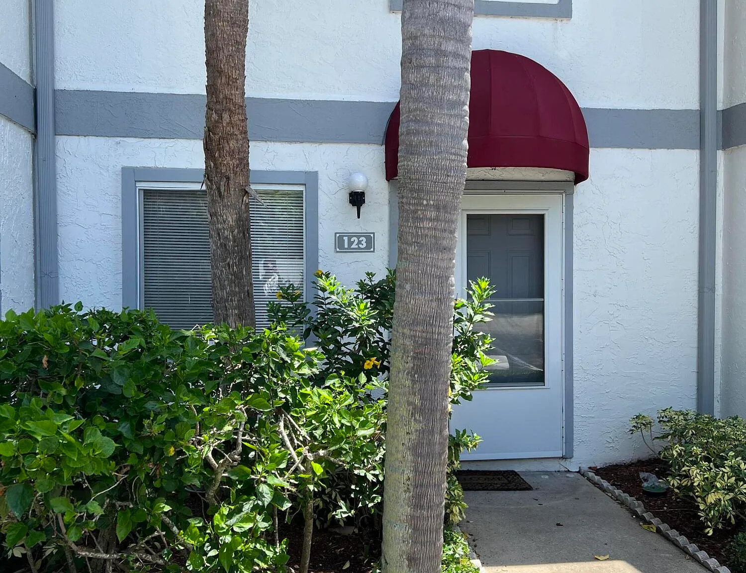 2 bed, 2.5 bath, 1120 sqft, $2,300 — Photo 1