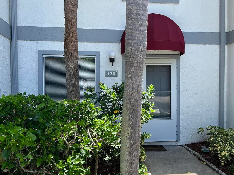 123 Seaport Blvd #T10