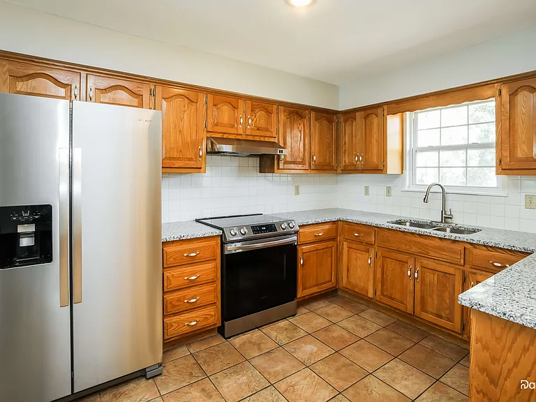 1710 Stasi Ave — Photo 5