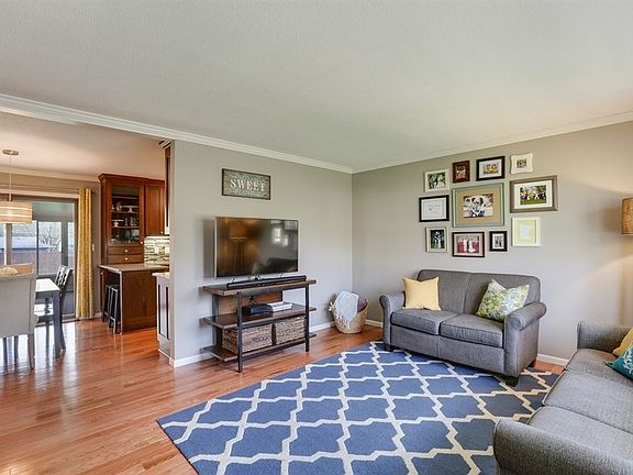4th image of 10448 Hollywood Blvd NW