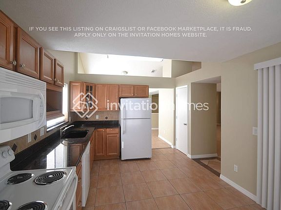 4th image of 6408 Lake Horseshoe Dr