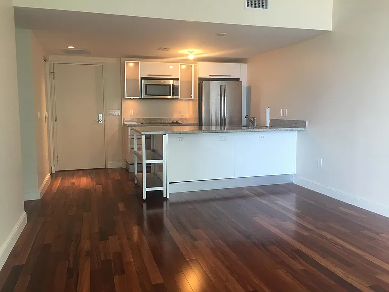 185 SW 7th St #1708 — Photo 2