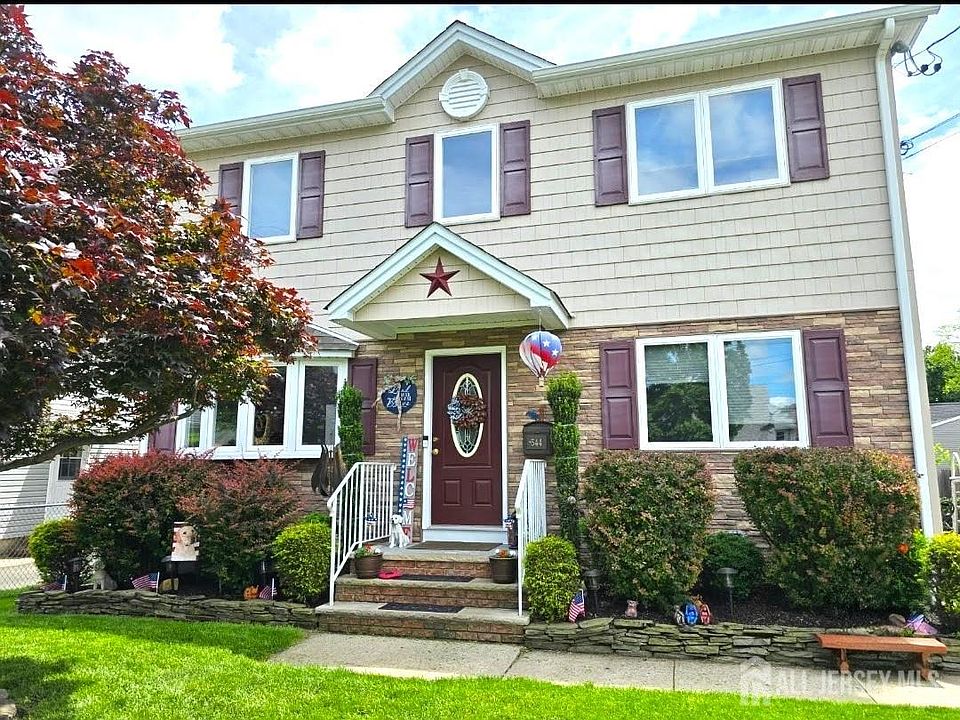 1st image of 544 Edgeworth St