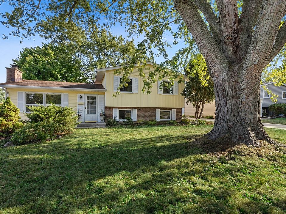 1st image of 36819 N Grandwood Dr