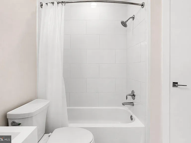 435 R St NW #205 — Photo 9