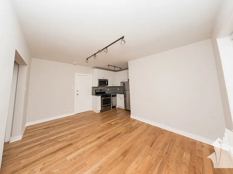 2422 N Kedzie Blvd — Photo 5