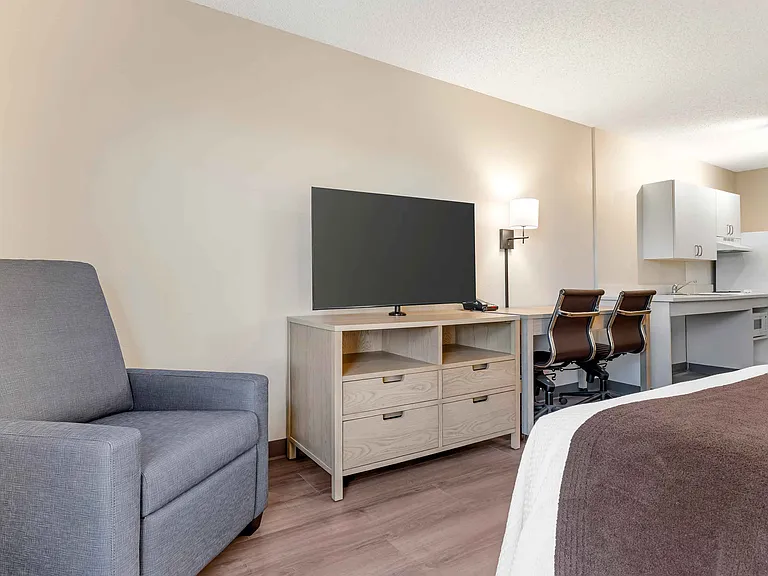 Studio Suite - 1 Queen Bed