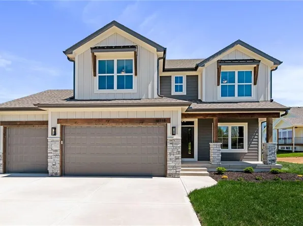 411 6th St, Smithville, MO 64089