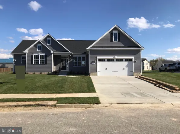 1084 Llano Dr, La Plata, MD 20646