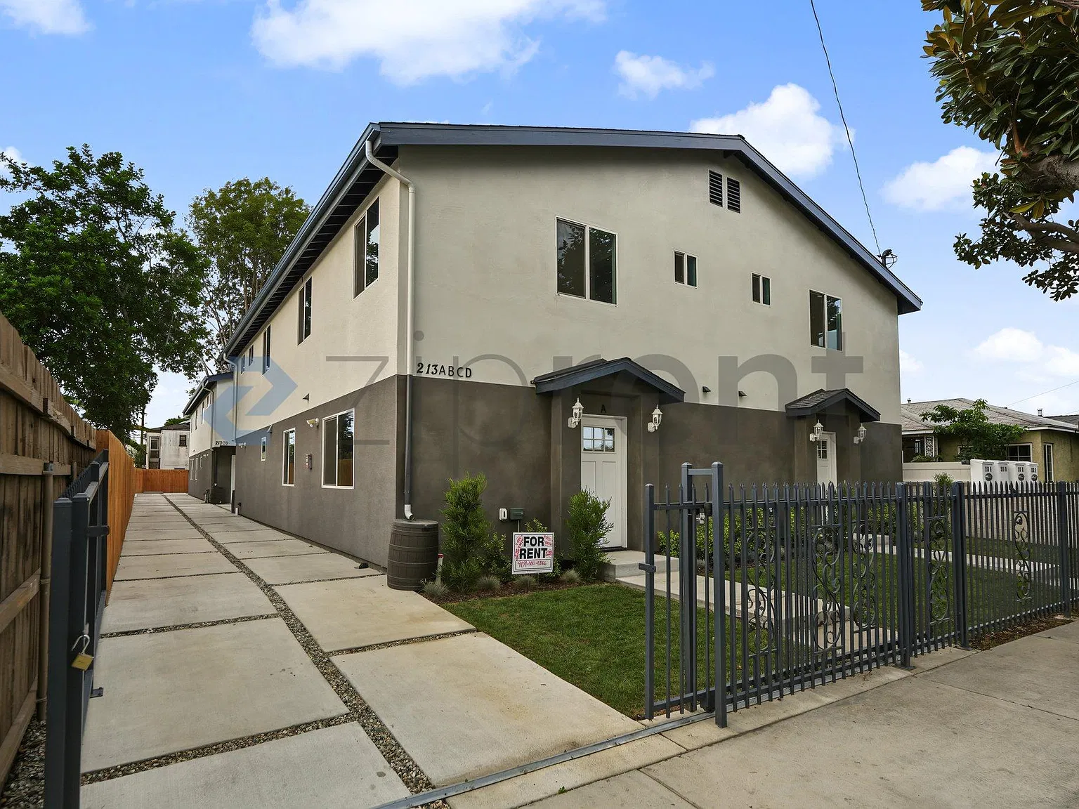 4 bed, 1600 sqft, $4,900 — Photo 2
