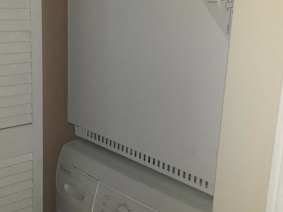 5th image of 601 NE 36th St #15XX