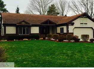 1133 N Creyts Rd, Lansing, MI 48917