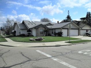 1994 Irving Cir, Tulare, CA 93274