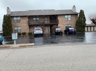 202 Shoreline Dr, O'Fallon, IL 62269