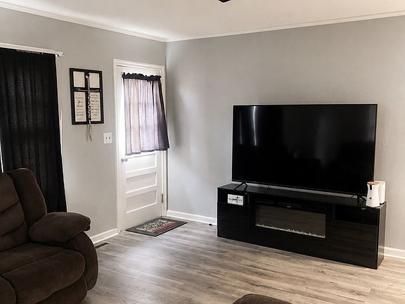 4th image of 808 Georgia Ave