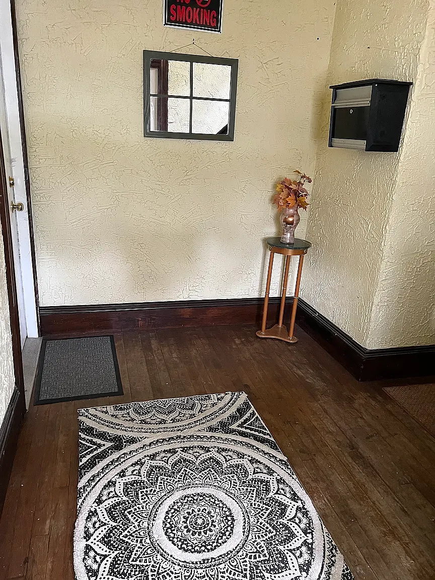 1 bed, 700 sqft, $1,500 — Photo 2
