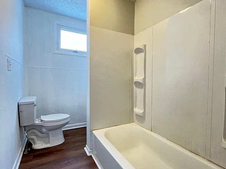 156 W Washington St #1 — Photo 5